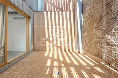 Duplex à vendre à Barcelona, Espagne, 2 chambres, 153 m2 No. 157469 - photo 17