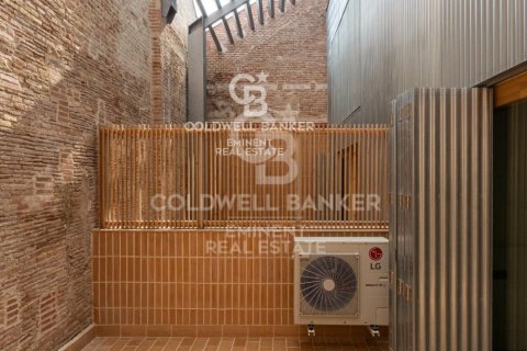 Duplex à vendre à Barcelona, Espagne, 2 chambres, 153 m2 No. 157469 - photo 20