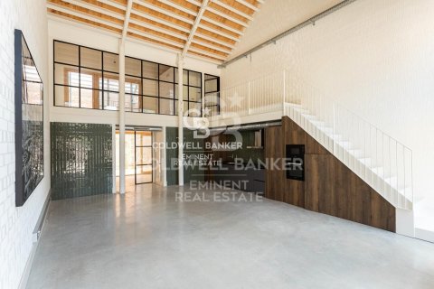 Duplex à vendre à Barcelona, Espagne, 2 chambres, 153 m2 No. 157469 - photo 6