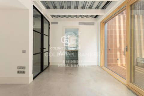 Duplex à vendre à Barcelona, Espagne, 2 chambres, 153 m2 No. 157469 - photo 14
