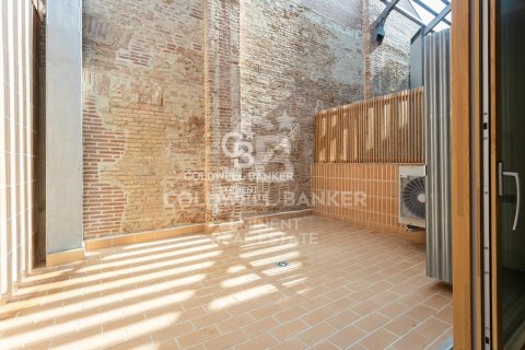 Duplex à vendre à Barcelona, Espagne, 2 chambres, 153 m2 No. 157469 - photo 16
