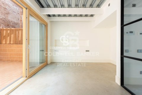 Duplex à vendre à Barcelona, Espagne, 2 chambres, 153 m2 No. 157469 - photo 4