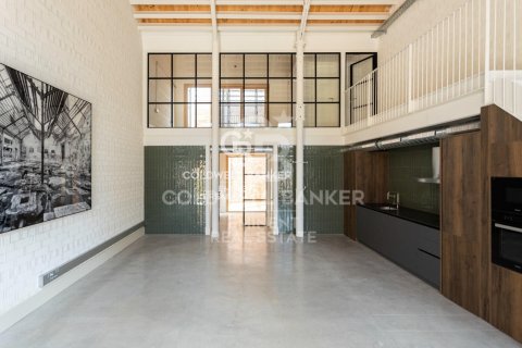 Duplex à vendre à Barcelona, Espagne, 2 chambres, 153 m2 No. 157469 - photo 12