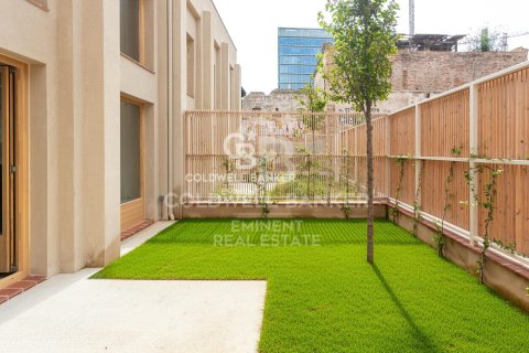 Duplex à vendre à Barcelona, Espagne, 2 chambres, 153 m2 No. 157469 - photo 3