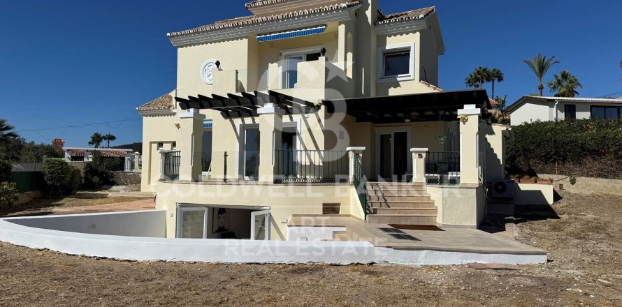Дом в Эстепона, Малага, Испания 5 спален, 334м2 №157466