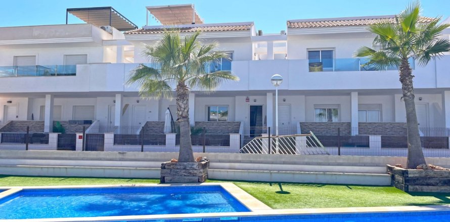 Townhouse à Torrevieja, Alicante, Espagne 3 chambres, 75 m2 No. 139456