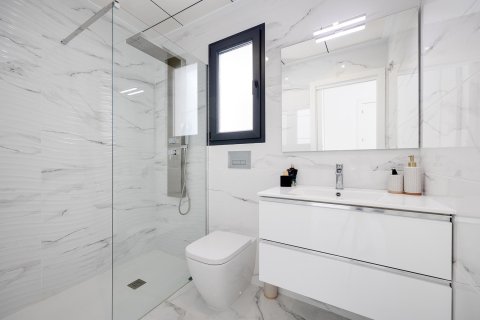 Villa till salu Torrevieja, Alicante, Spanien 3 sovrum, 105 kvm. Nr. 139458 - foto 21