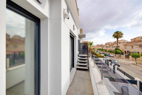 Villa till salu Torrevieja, Alicante, Spanien 3 sovrum, 105 kvm. Nr. 139458 - foto 27