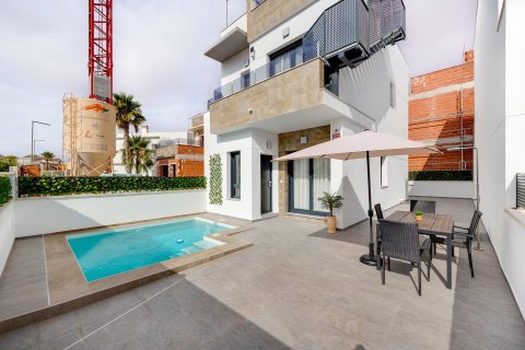 Villa till salu Torrevieja, Alicante, Spanien 3 sovrum, 105 kvm. Nr. 139458 - foto 3
