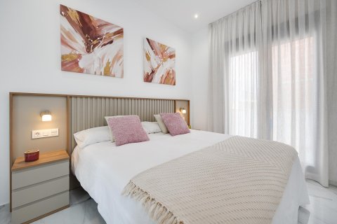 Villa till salu Torrevieja, Alicante, Spanien 3 sovrum, 105 kvm. Nr. 139458 - foto 17