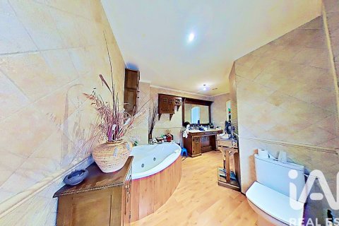 Сasa en venta en Onil, Alicante, España 3 dormitorios, 301 m2 No. 152429 - foto 24