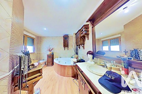 Сasa en venta en Onil, Alicante, España 3 dormitorios, 301 m2 No. 152429 - foto 3