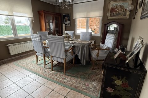 Сasa en venta en Villaquilambre, León, España 2 dormitorios, 337 m2 No. 152428 - foto 14