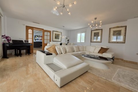 Villa for sale in Pinoso, Alicante, Spain 3 bedrooms, 263 sq.m. No. 189178 - photo 6