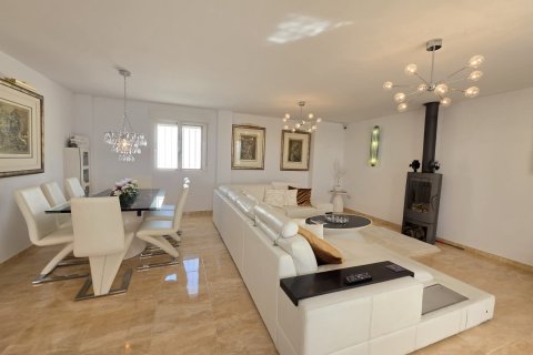 Villa for sale in Pinoso, Alicante, Spain 3 bedrooms, 263 sq.m. No. 189178 - photo 9