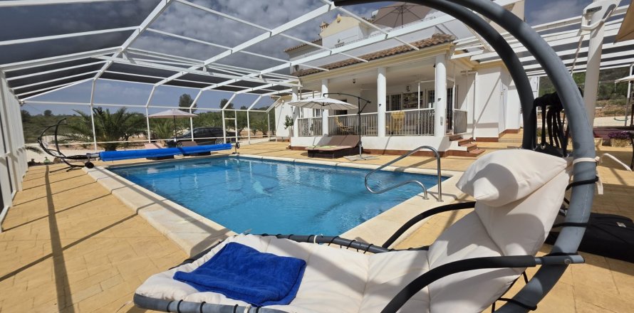 Villa in Pinoso, Alicante, Spain 3 bedrooms, 263 sq.m. No. 189178