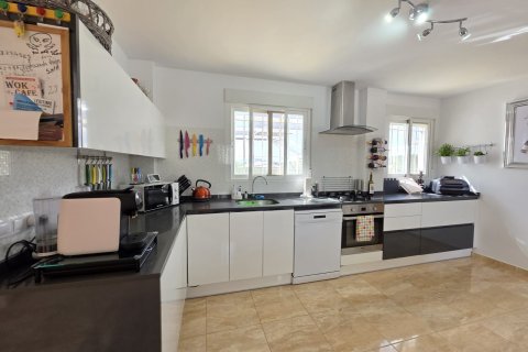 Villa for sale in Pinoso, Alicante, Spain 3 bedrooms, 263 sq.m. No. 189178 - photo 3