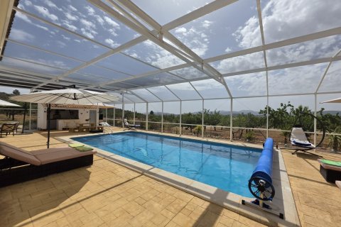 Villa for sale in Pinoso, Alicante, Spain 3 bedrooms, 263 sq.m. No. 189178 - photo 2