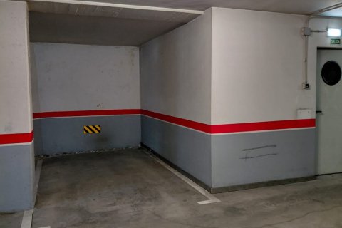 Autotallit myytävänä Leon, Espanja , 10 m2 No. 192091 - kuva 6