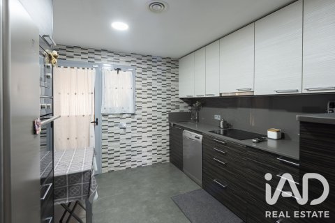 Duplex zum Verkauf in Cornella De Llobregat, Barcelona, Spanien 3 Schlafzimmer, 138 m2 Nr. 192094 - Foto 10
