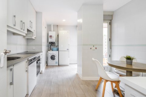 Apartment for sale Madrid, Spain 3 bedrooms, 117 sq.m. No. 108319 - photo 19