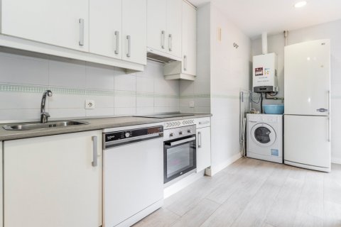 Apartment for sale Madrid, Spain 3 bedrooms, 117 sq.m. No. 108319 - photo 21