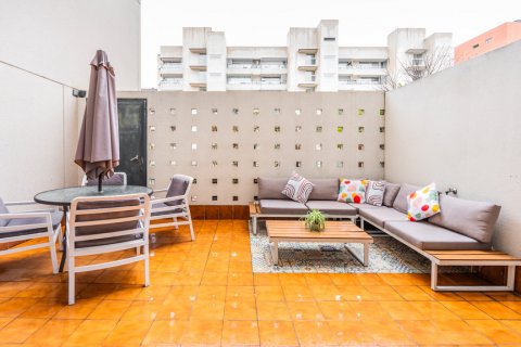 Apartment for sale Madrid, Spain 3 bedrooms, 117 sq.m. No. 108319 - photo 1