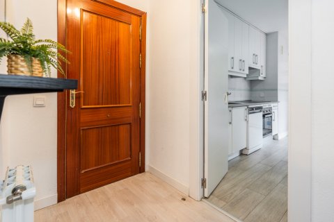Apartment for sale Madrid, Spain 3 bedrooms, 117 sq.m. No. 108319 - photo 18