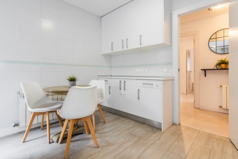Apartment for sale Madrid, Spain 3 bedrooms, 117 sq.m. No. 108319 - photo 22