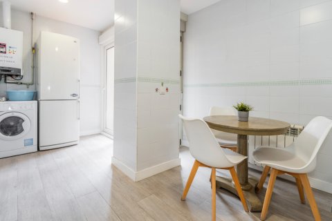 Apartment for sale Madrid, Spain 3 bedrooms, 117 sq.m. No. 108319 - photo 20