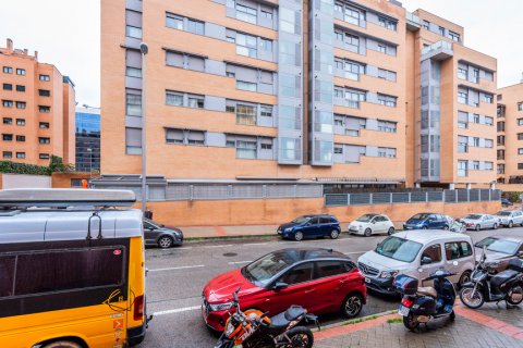 Apartment for sale Madrid, Spain 3 bedrooms, 117 sq.m. No. 108319 - photo 9