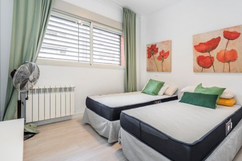 Apartment for sale Madrid, Spain 3 bedrooms, 117 sq.m. No. 108319 - photo 26