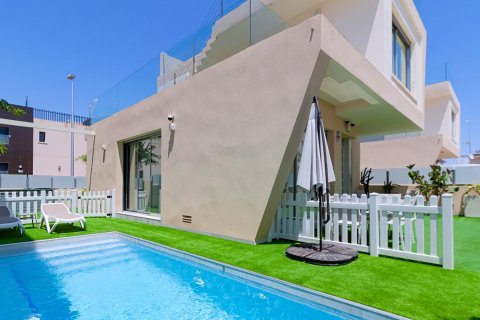 Villa for sale in Pilar de la Horadada, Alicante, Spain 3 bedrooms, 136 sq.m. No. 140478 - photo 5