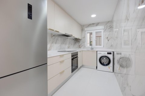 Lägenhet till salu i Torrevieja, Alicante, Spanien 3 sovrum, 102 kvm. Nr. 140481 - foto 7