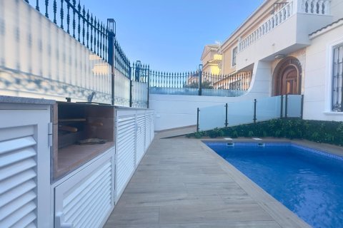 Villetta a schiera in vendita a La Zenia, Alicante, Spagna 4 camere da letto, 160 mq. N° 140477 - foto 3