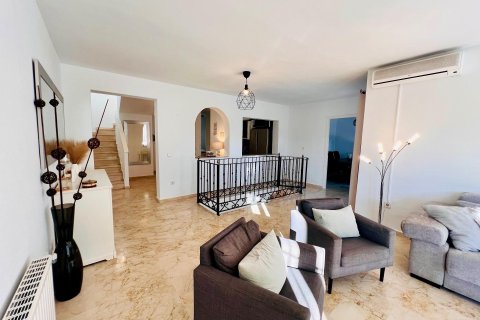 Villa for sale in Alicante, Spain 3 bedrooms, 143 sq.m. No. 140476 - photo 11