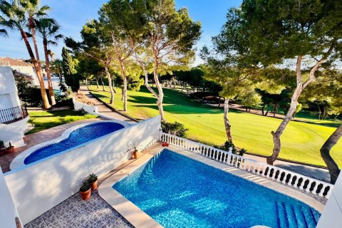 Villa for sale in Alicante, Spain 3 bedrooms, 143 sq.m. No. 140476 - photo 3