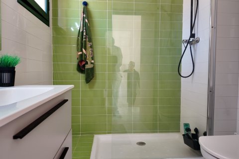 Bungalow en venta en Alicante, España 3 dormitorios, 205 m2 No. 140479 - foto 16