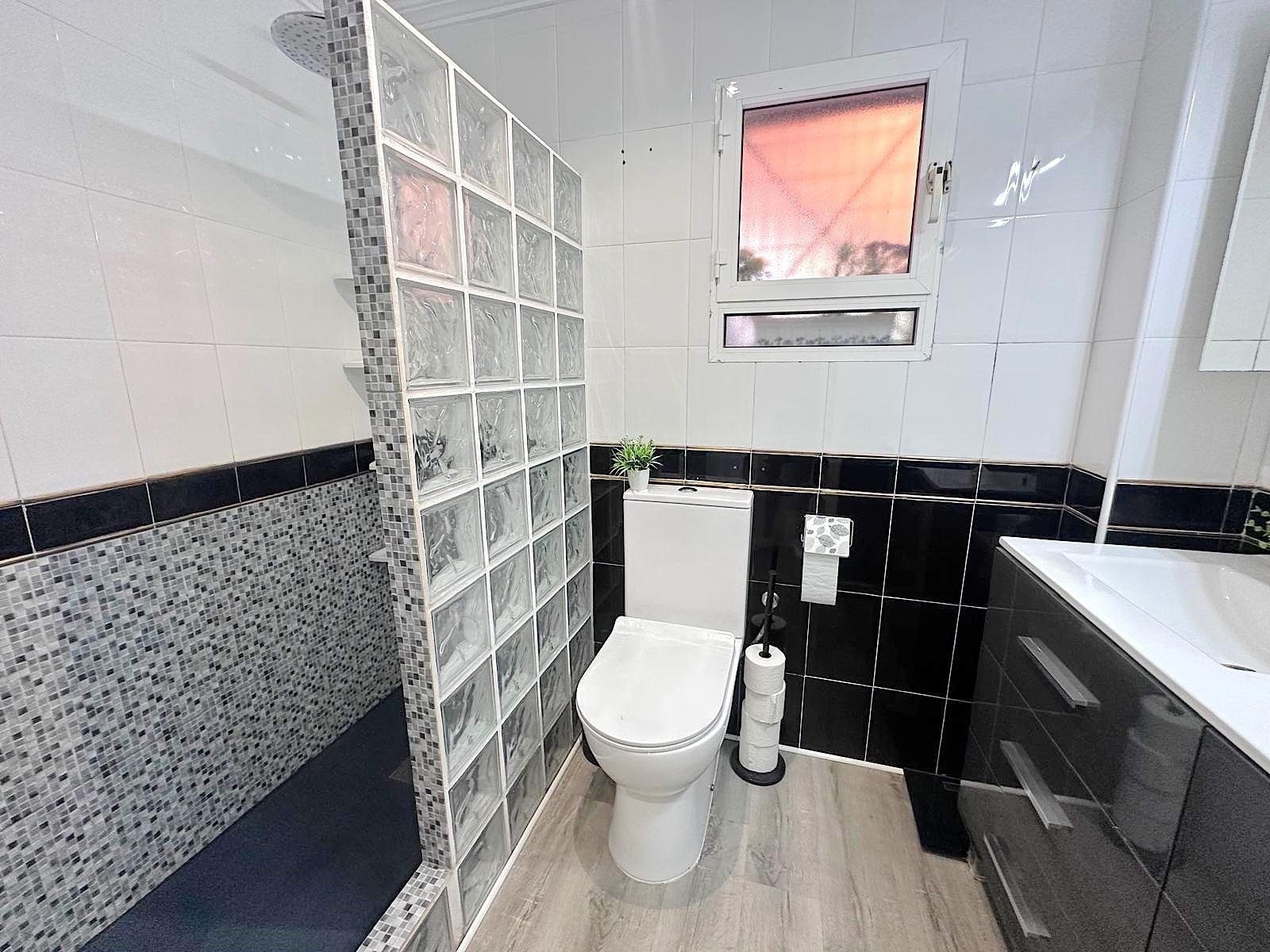 House in Guardamar del Segura, Alicante, Spain 1 bedroom, 63 sq.m. No. 193001
