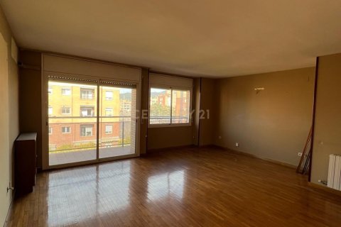 Apartment in Sant Feliu de Llobregat, Barcelona, Spain 4 bedrooms, 109 sq.m. No. 186693