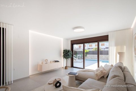Villa for sale Mil Palmeras, Alicante, Spain 3 bedrooms, 131.5 sq.m. No. 63978 - photo 6
