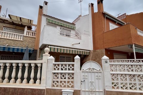 Ático en Torrevieja, Alicante, España 2 dormitorios, 72 m2 No. 182959