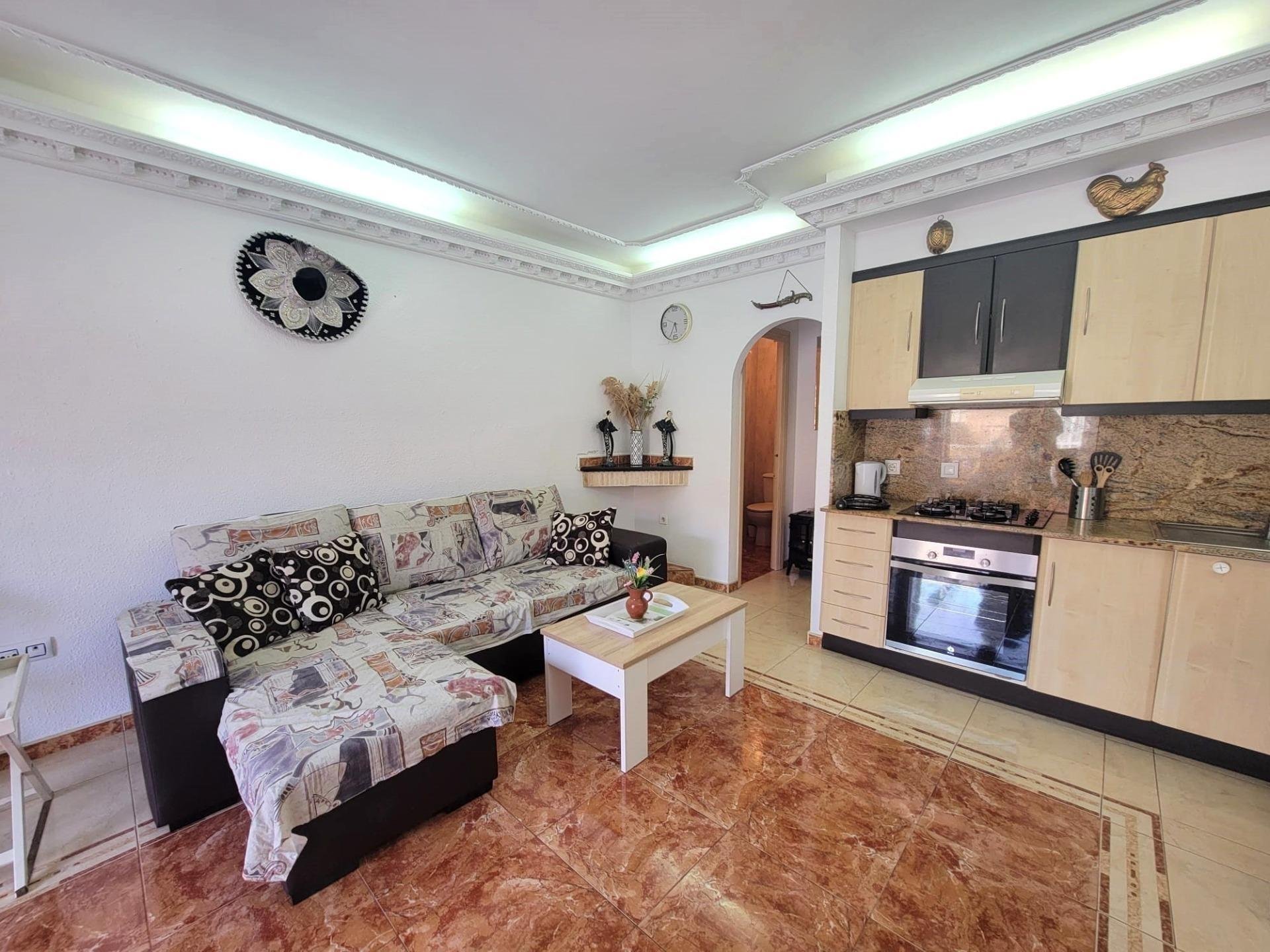 House in Torrevieja, Alicante, Spain 1 bedroom, 60 sq.m. No. 182956