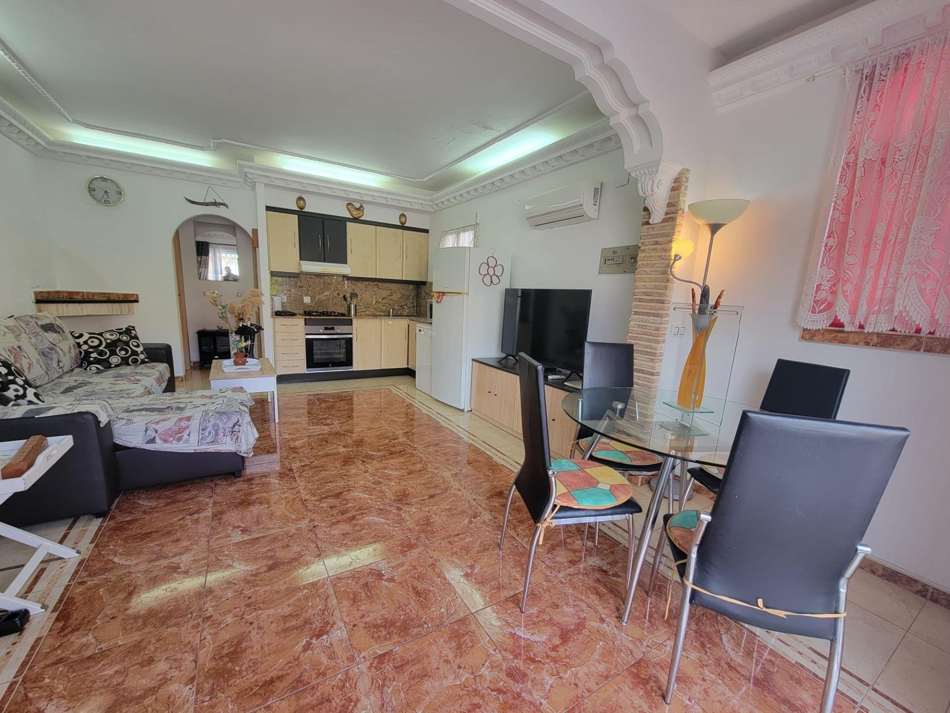 House in Torrevieja, Alicante, Spain 1 bedroom, 60 sq.m. No. 182956