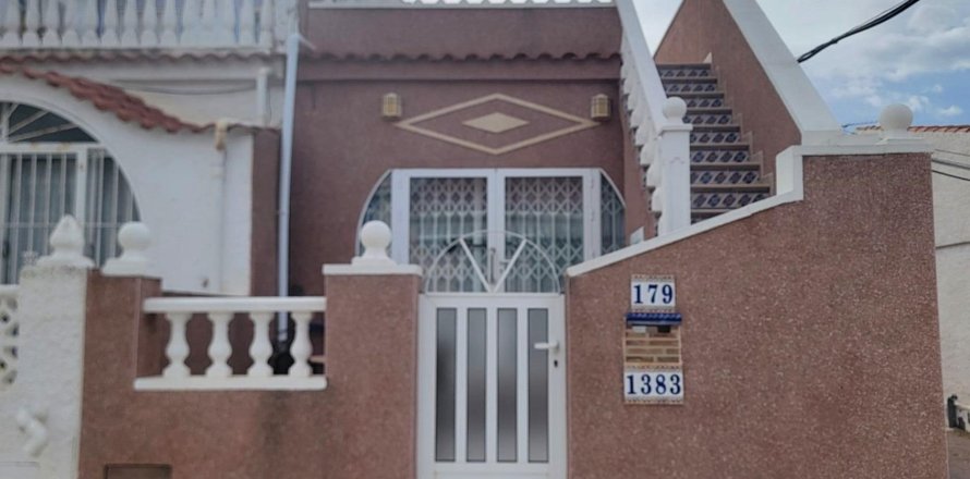 Casa a Torrevieja, Alicante, Spagna 1 camera da letto, 60 mq. N° 182956