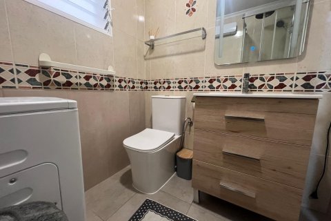 Apartament w Torrevieja, Alicante, Hiszpania 2 sypialnie, 63 mkw. nr 182960 – zdjęcie 18