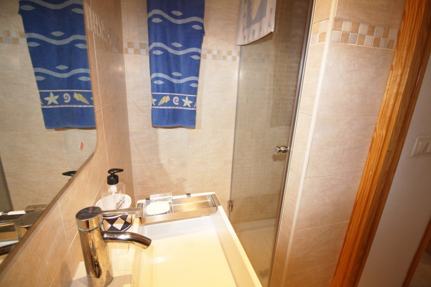 Apartment in Benidorm, Alicante, Spain 3 bedrooms,  No. 183548
