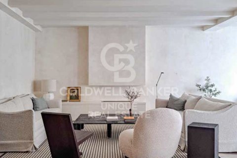 Продажа квартиры в Мадрид, Испания 4 спальни, 326м2 №158506 - фото 1