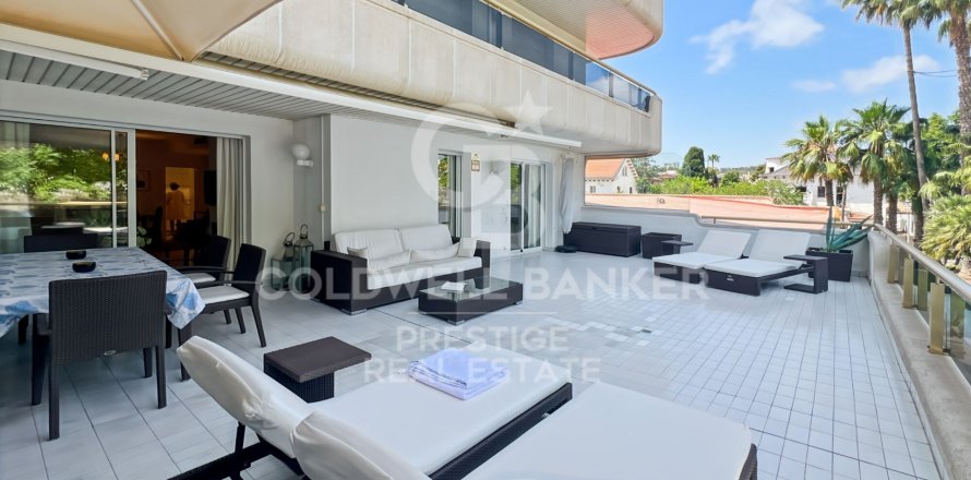 Квартира в Ситжес, Барселона, Испания 3 спальни, 130м2 №158502