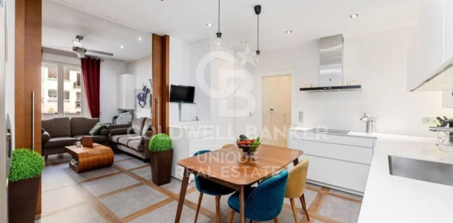 Apartment à Madrid, Espagne 3 chambres, 115 m2 No. 158503